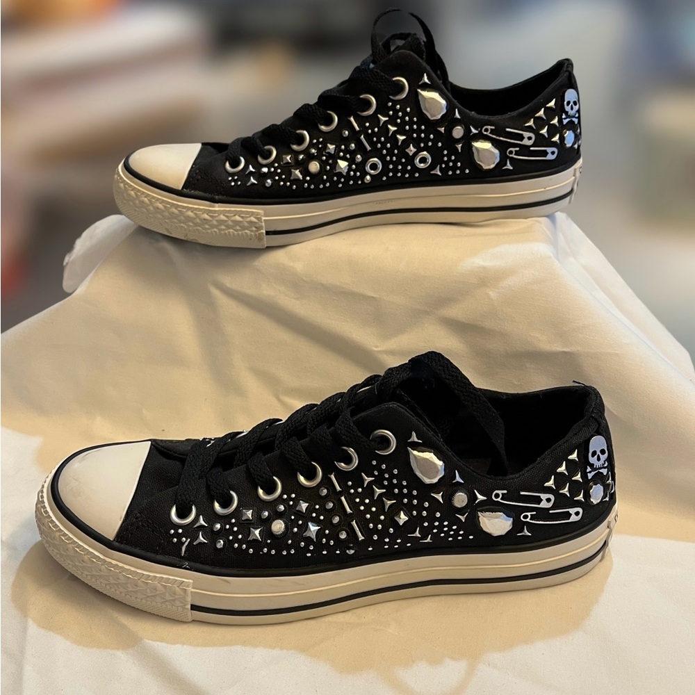 Converse All Star Low Top Women’s Shoes-Skull and Safety Pin Embossed-Size 8